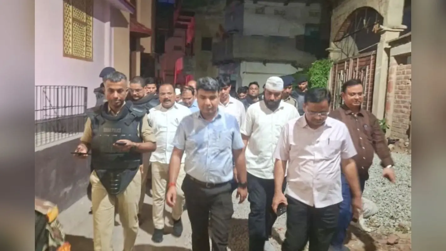 सासाराम: मुहर्रम को लेकर प्रशासन अलर्ट, डीएम-एसपी ने किया फ्लैग मार्च